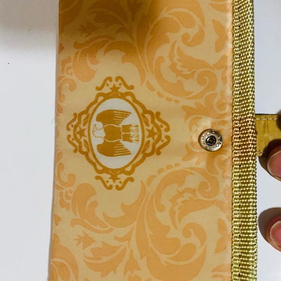 Passport carrier - Picture 3 of 4